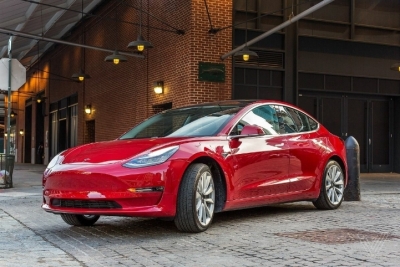 Tesla корректирует цены на свои электрокары: как это повлияет на рынок автомобилей будущего?