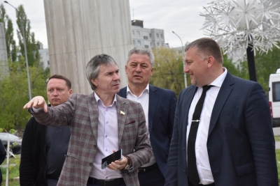 Реконструкцию проблемного парка в Балакове обсудили депутаты с чиновниками